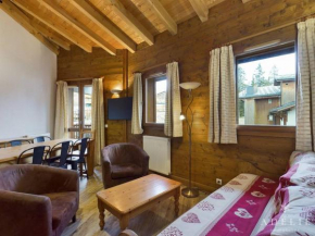 Appartement 4 Pièces au Centre de la Station, Proche Remontées Mécaniques, Parking et Balcon Est - FR-1-398-521